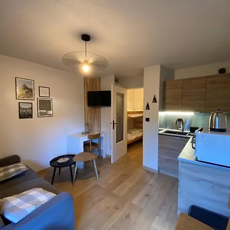 Rénové 4 Pers. Avec Terrasse Et Parking, - Fr-1-733-159